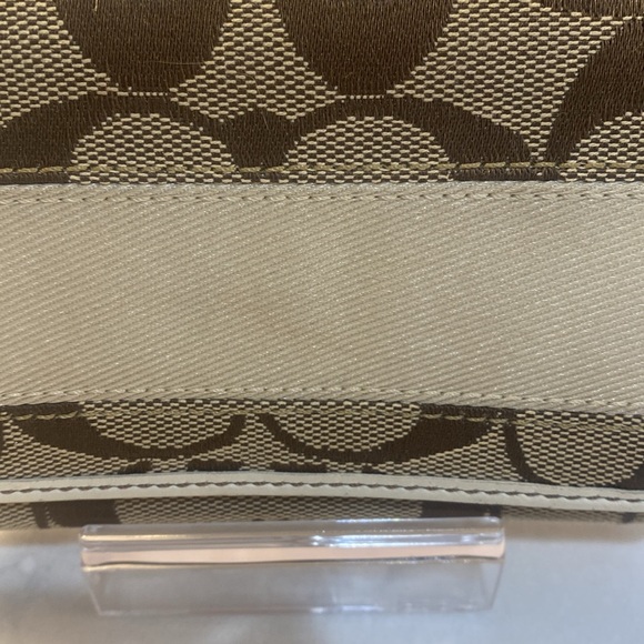 Coach Monogram Wallet in an Excellent Condition - Picture 2 of 11